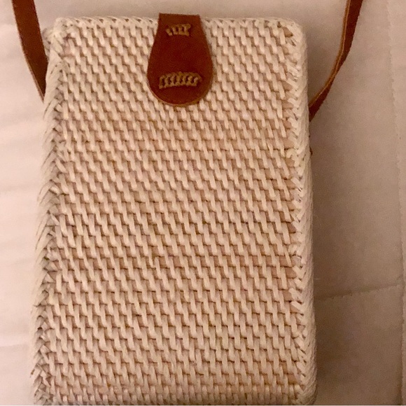 NWT! CollectionEighteen Hawaiian Hibiscus Straw Bag - Picture 4 of 8